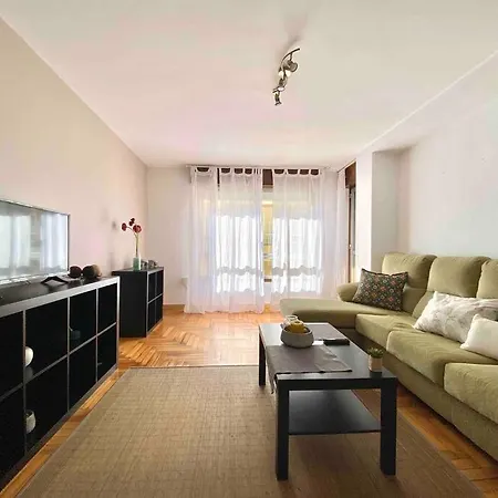 Piso Luminoso En El Centro De 8 Personas *